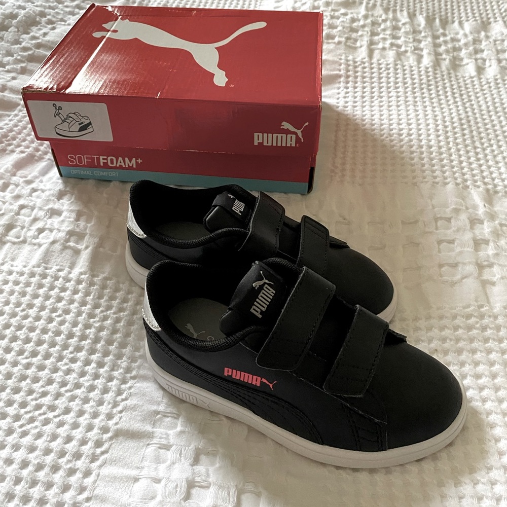 New!! PUMA Toddler Shoes (Size:11C)